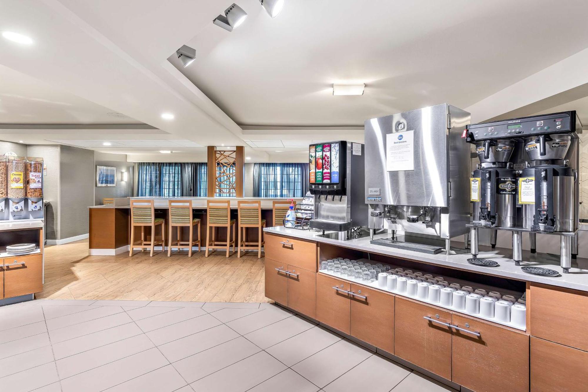Best Western West Towne Suites Madison Exteriör bild