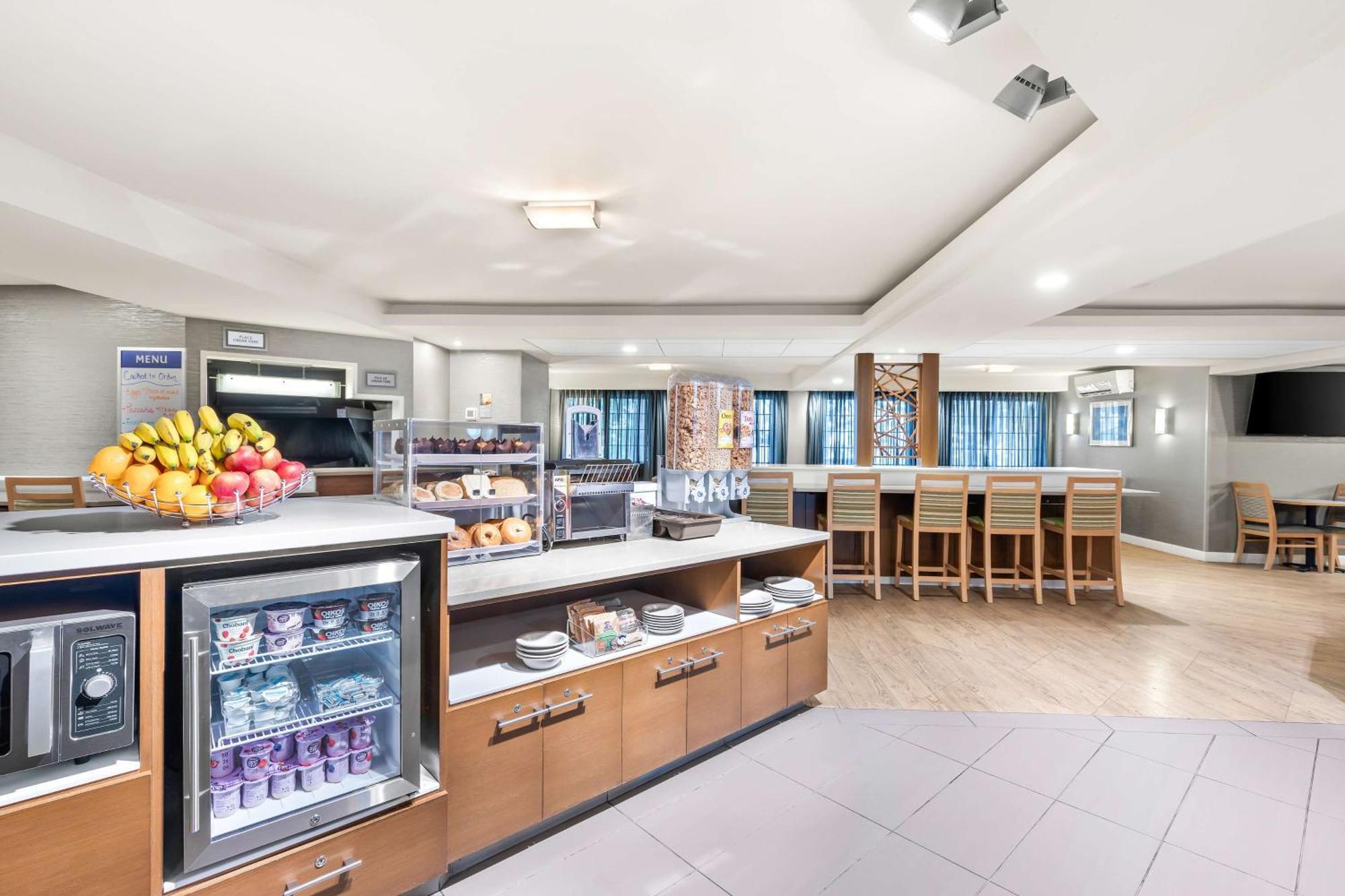Best Western West Towne Suites Madison Exteriör bild